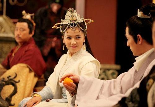 乔欣杨紫吃瓜娱乐圈小说,乔欣杨紫的娱乐圈风云录